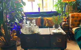 Magical Wizardry Flat In Central London
